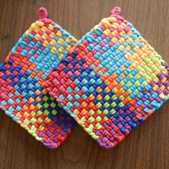 Set of 2 Handmade Artisan Woven Loomed Fiesta Potholders Hot Pads Trivets - Picture 5 of 8